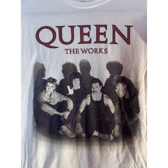 Queen T Shirt - Queen concert shirt - Freddie Mercury The Works Size Small - Picture 2 of 4